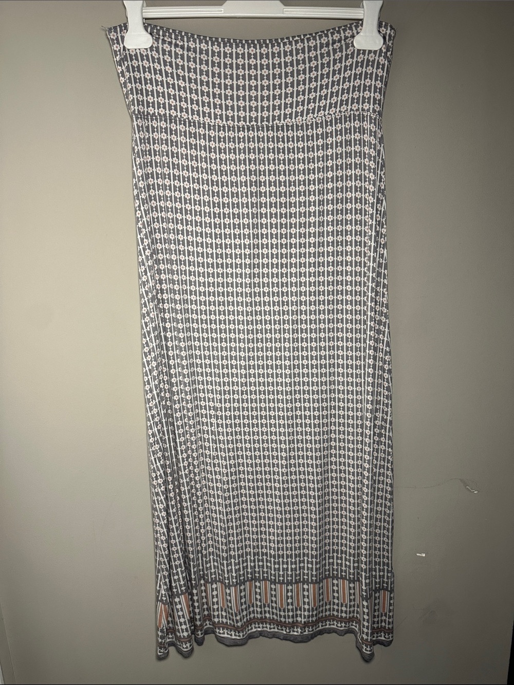 Sophie Max Gray Daisy floral Patterned Maxi Skirt